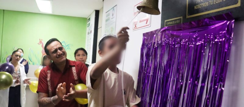 GABRIEL TOCA LA CAMPANA DE LA VICTORIA