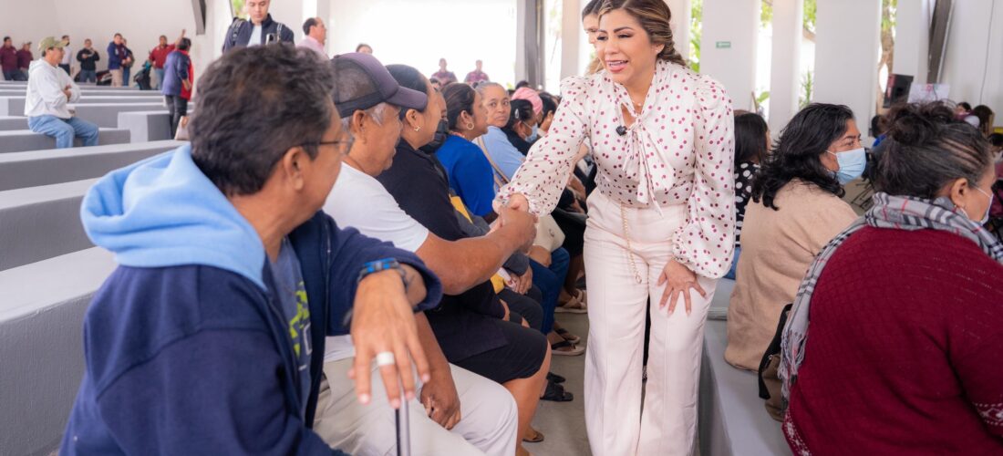 CUATRO PAREJAS ABREN SU CORAZÓN