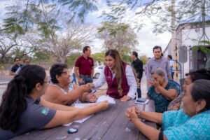 DIF YUCATÁN ENTREGA APARATOS FUNCIONALES