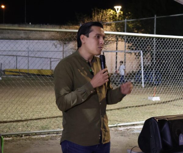 REGIDOR GESTIONA REPARACIÓN DE CANCHA