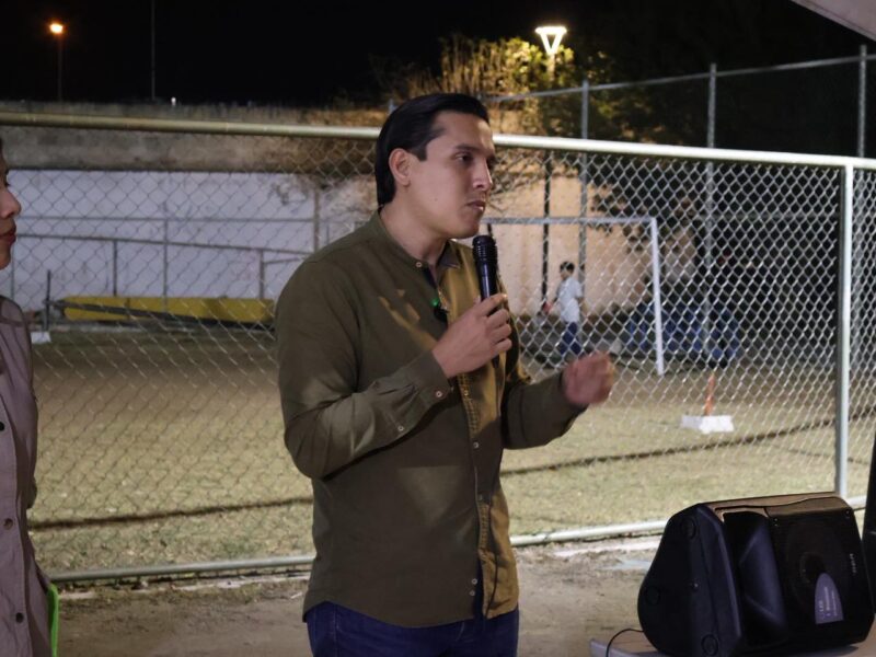 REGIDOR GESTIONA REPARACIÓN DE CANCHA