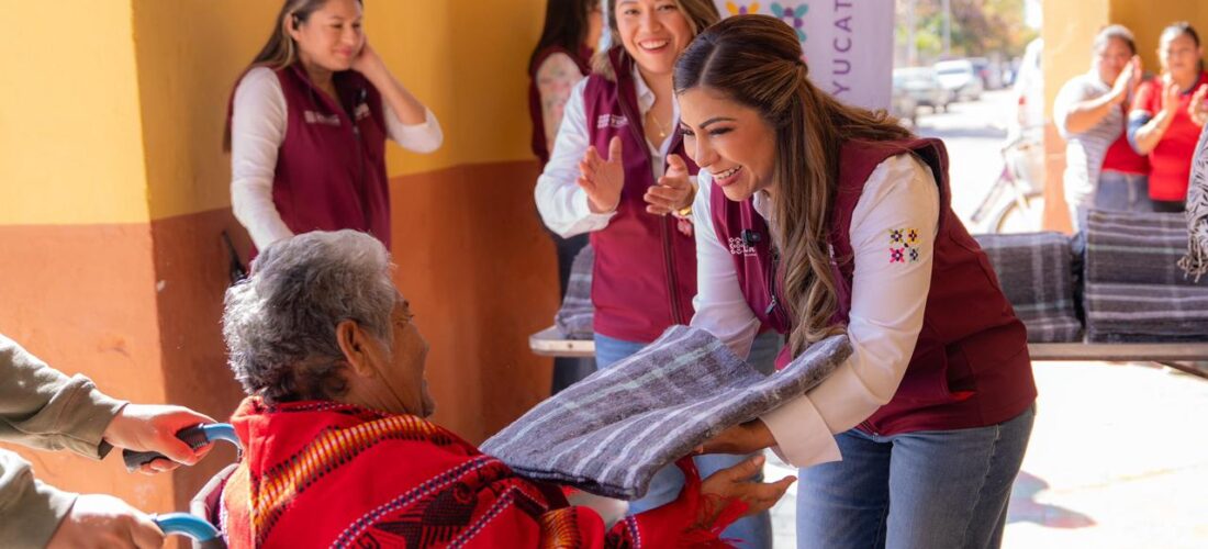 COMSARÍAS DE MÉRIDA ABRIGADAS POR EL DIF YUCATÁN