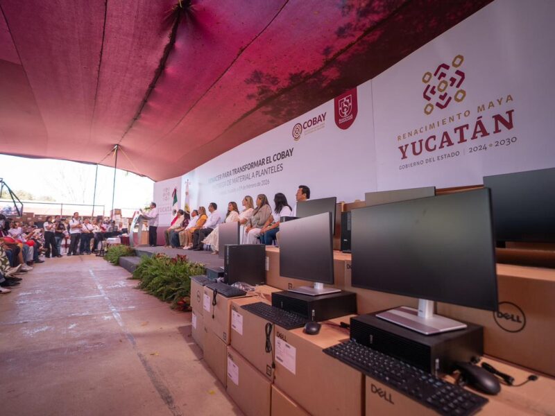 GOBIERNO ENTREGA NUEVO EQUIPAMIENTO ESCOLAR