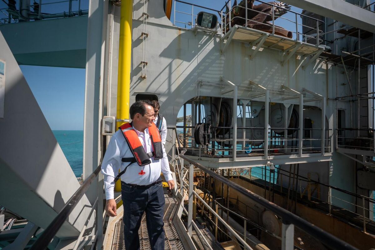 HUACHO SUPERVISA LA FASE FINAL DEL DRAGADO