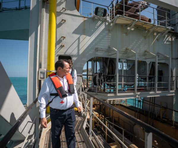 HUACHO SUPERVISA LA FASE FINAL DEL DRAGADO