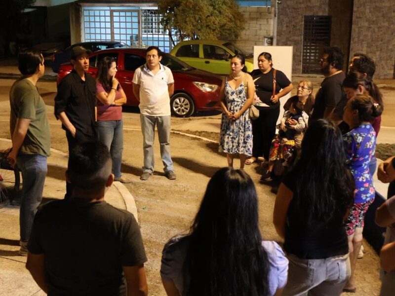 REGIDORES SE REÚNEN CON VECINOS DE LINDAVISTA