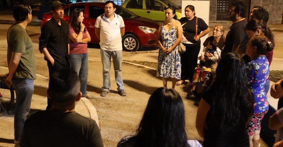 REGIDORES SE REÚNEN CON VECINOS DE LINDAVISTA