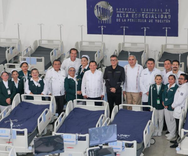 GOBIERNO ENTREGA EQUIPO AVANZADO AL HRAEPY