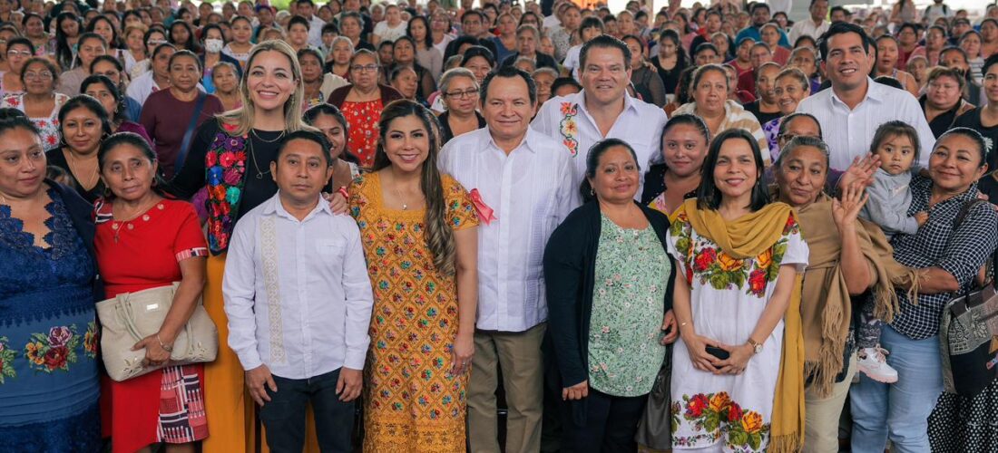 ARTESANOS Y ARTESANAS RECIBEN APOYOS EN SU DÍA