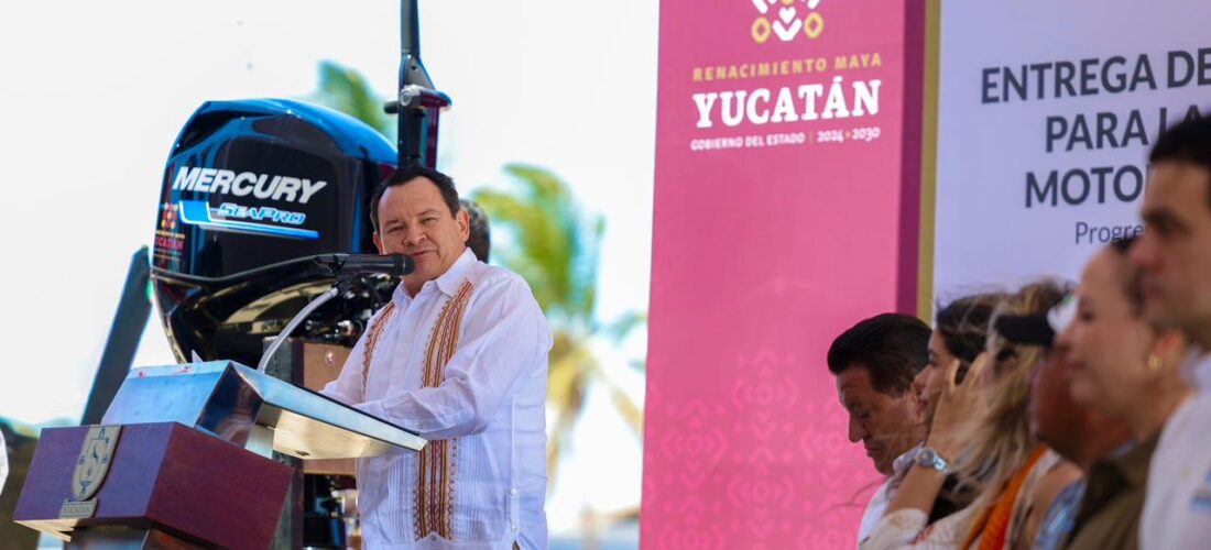 GOBERNADOR ENTREGA MOTORES FUERA DE BORDA