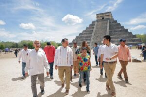 AVANZA LA REORGANIZACIÓN COMERCIAL EN CHICHÉN ITZÁ