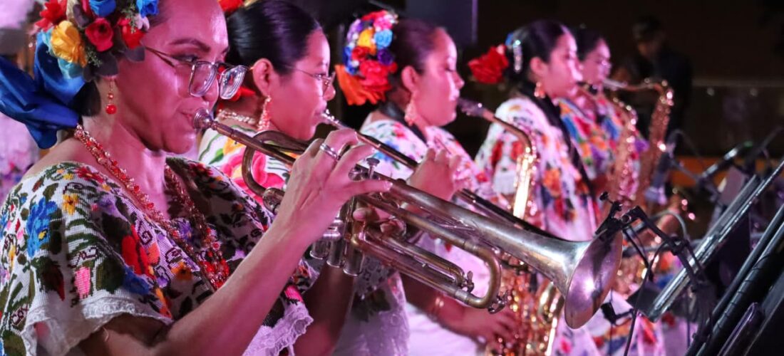 PIEL DE BARRO ORQUESTA INTEGRADA SOLO POR MUJERES