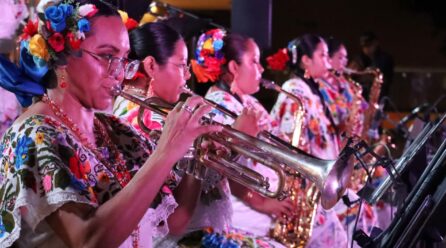 PIEL DE BARRO ORQUESTA INTEGRADA SOLO POR MUJERES
