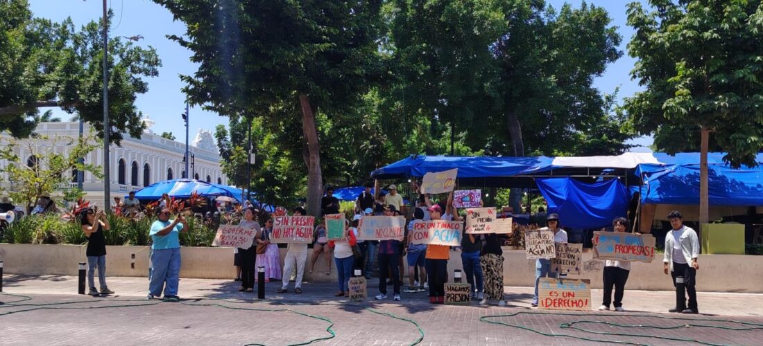 NO DEBEMOS PERO TAMPOCO TENEMOS AGUA EXCLAMAN VECINOS