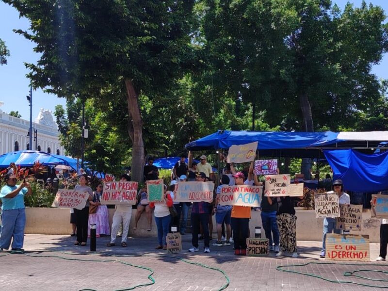 NO DEBEMOS PERO TAMPOCO TENEMOS AGUA EXCLAMAN VECINOS