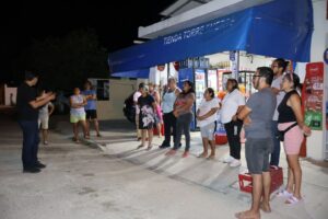 REGIDOR DE MORENA ATIENDE PETICIONES EN VILLAS CAUCEL