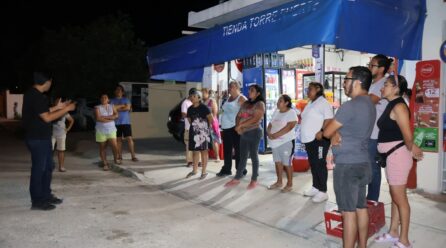 REGIDOR DE MORENA ATIENDE PETICIONES EN VILLAS CAUCEL
