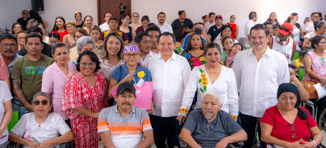 GOBIERNO ENTREGA KITS DE SEGUIMIENTO PARA PRÓTESIS DE SENO