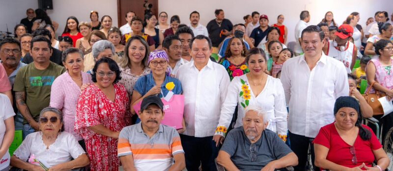 GOBIERNO ENTREGA KITS DE SEGUIMIENTO PARA PRÓTESIS DE SENO