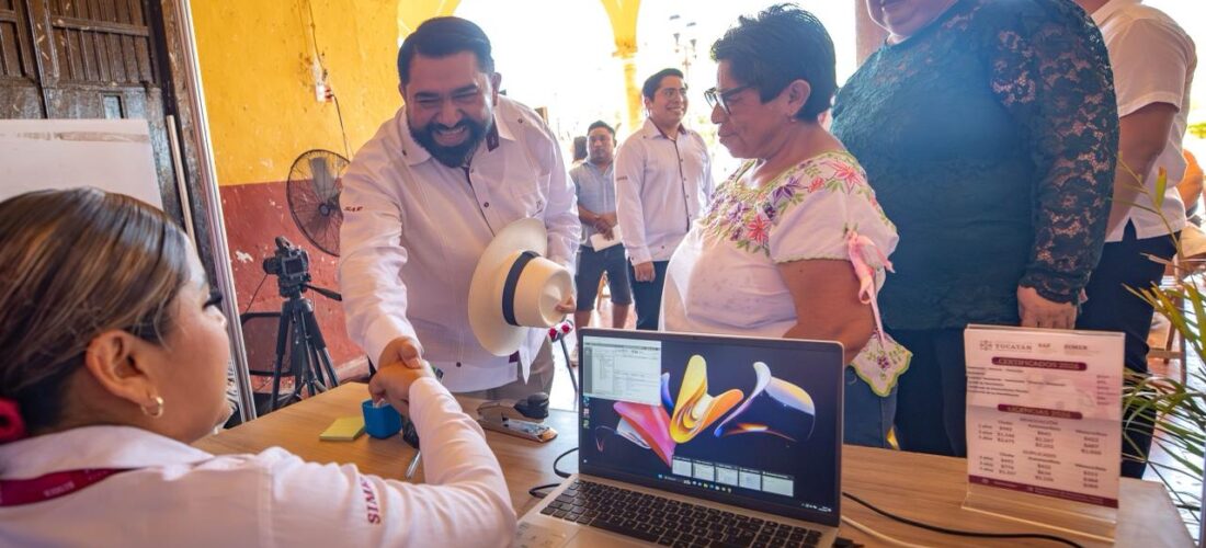 GOBIERNO ACERCA TRÁMITES Y SERVICIOS A LA POBLACIÓN
