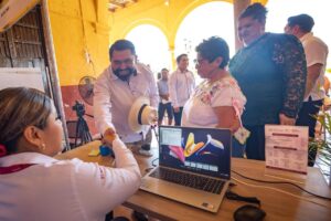 GOBIERNO ACERCA TRÁMITES Y SERVICIOS A LA POBLACIÓN