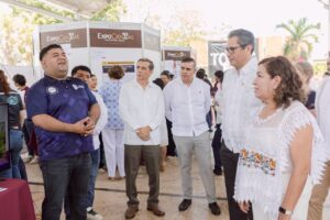 ESTUDIANTES PRESENTAN PROYECTOS INNOVADORES