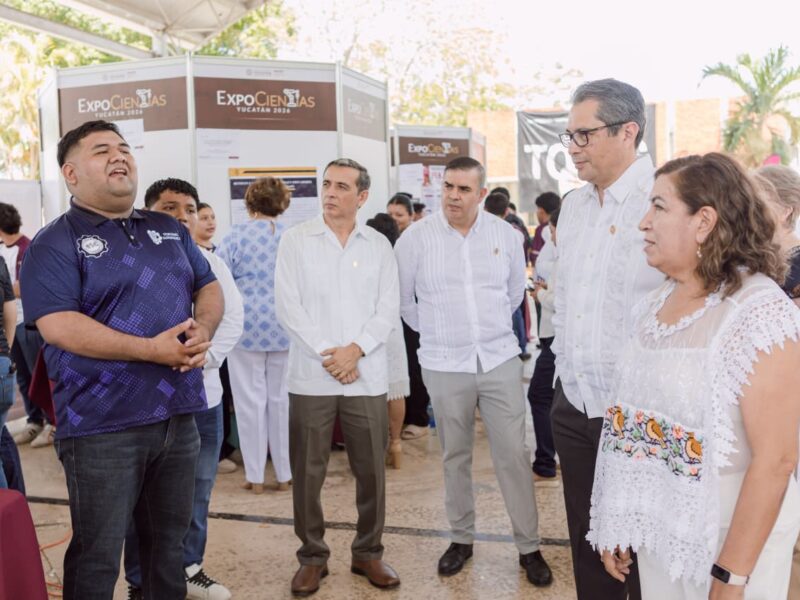 ESTUDIANTES PRESENTAN PROYECTOS INNOVADORES