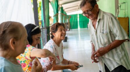 DIF YUCATÁN ENTREGA LENTES PARA ADULTOS MAYORES
