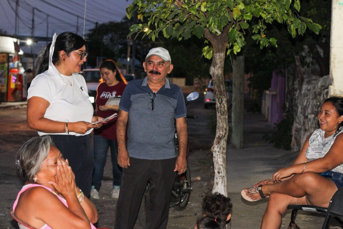 GEORGINA PIÑA RECORRE CASA POR CASA