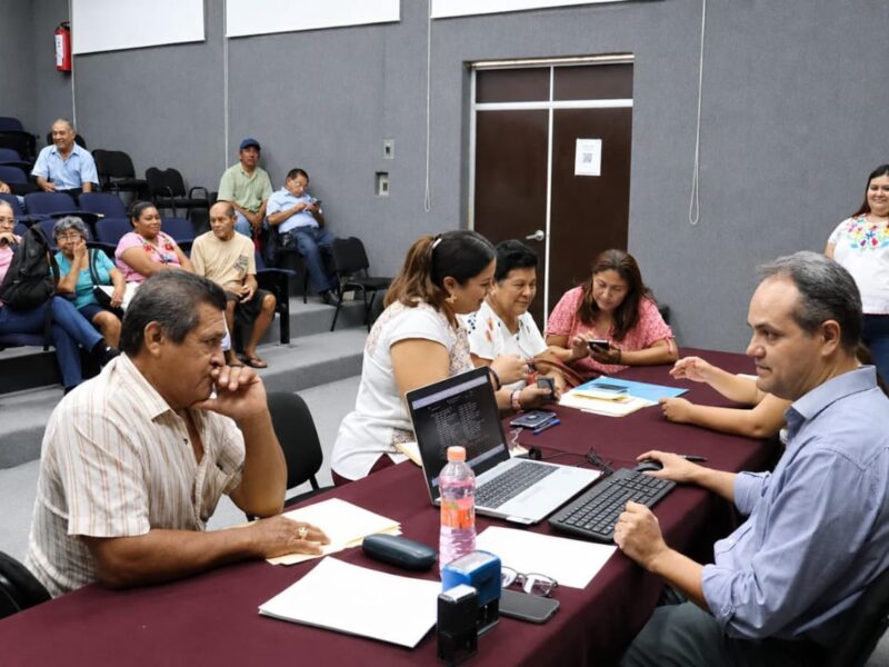 EX TRABAJADORES DE EE.UU. RECIBEN ORIENTACIÓN