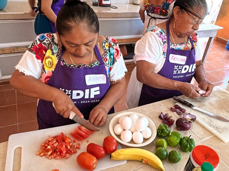 TALLERES DE ALIMENTACIÓN PARA FAMILIAS YUCATECAS