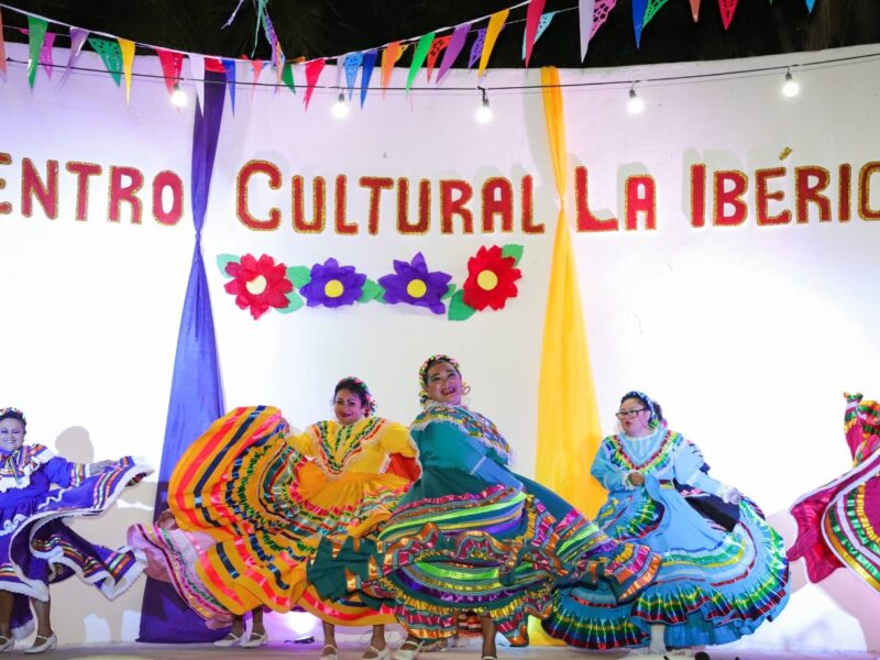 LA IBÉRICA DE MANTELES LARGOS