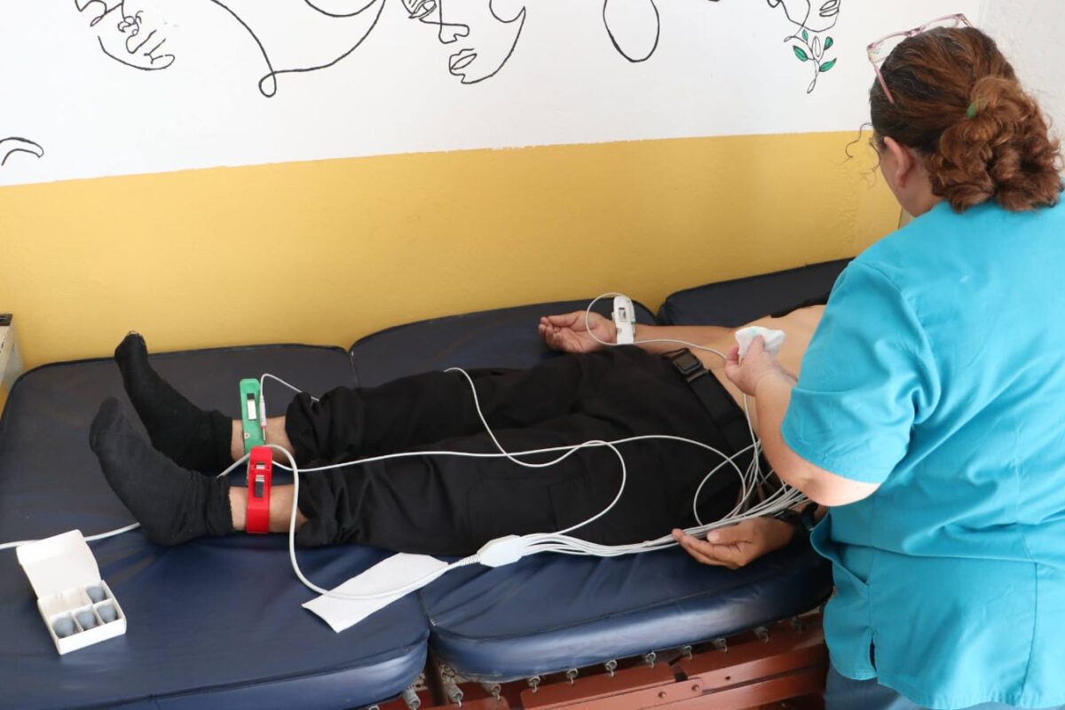PARA ACERCAR SERVICIOS MÉDICOS ACCESIBLES Y DE CALIDAD