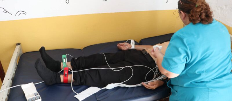 PARA ACERCAR SERVICIOS MÉDICOS ACCESIBLES Y DE CALIDAD