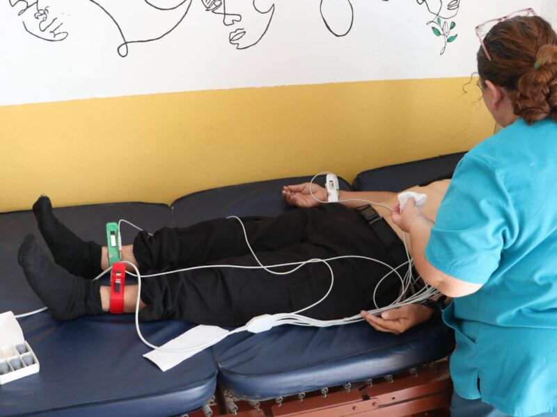 PARA ACERCAR SERVICIOS MÉDICOS ACCESIBLES Y DE CALIDAD