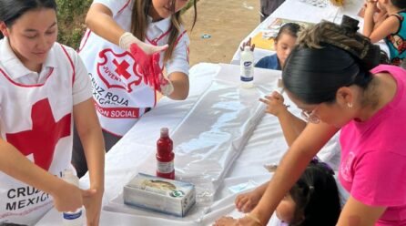 JUVENTUDES CRUZ ROJA LLEVA FERIA DE LA ALEGRÍA Y SALUD