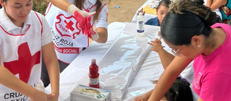 JUVENTUDES CRUZ ROJA LLEVA  FERIA DE LA ALEGRÍA Y SALUD