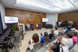 CECI PATRÓN ENTREGA SILLAS DE RUEDAS Y APARATOS FUNCIONALES