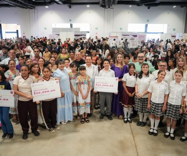 RECONOCEN A JÓVENES DESTACADOS