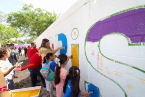 CECI PATRÓN INAUGURÓ BARRIO LAPIS