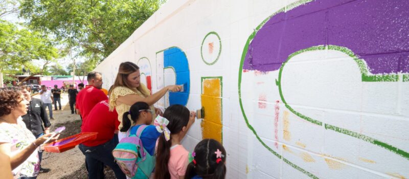 CECI PATRÓN INAUGURÓ BARRIO LAPIS