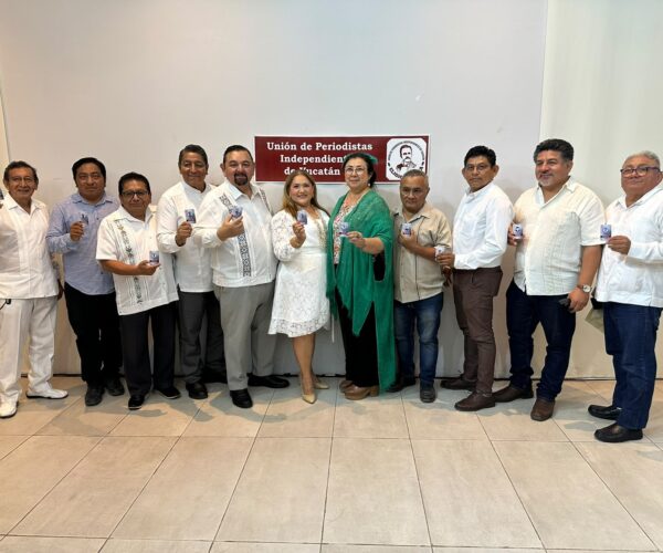 PERIODISTAS PRESENTAN INICIATIVA DE LEY