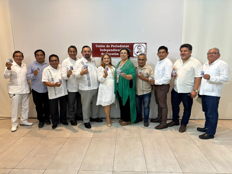 PERIODISTAS PRESENTAN INICIATIVA DE LEY