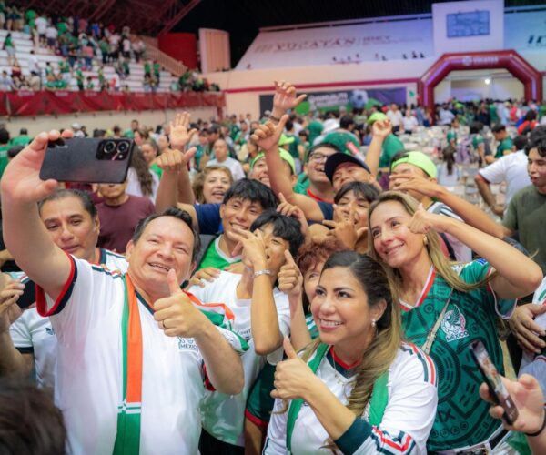 LA PASIÓN MUNDIALISTA REUNE A FAMILIAS YUCATECAS