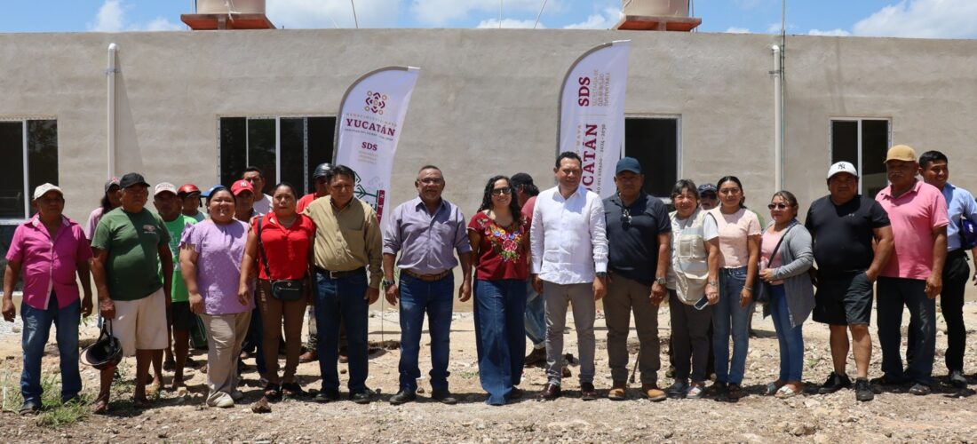 TEPAKÁN RECIBE ÁRBOLES Y PLANTAS NATIVAS
