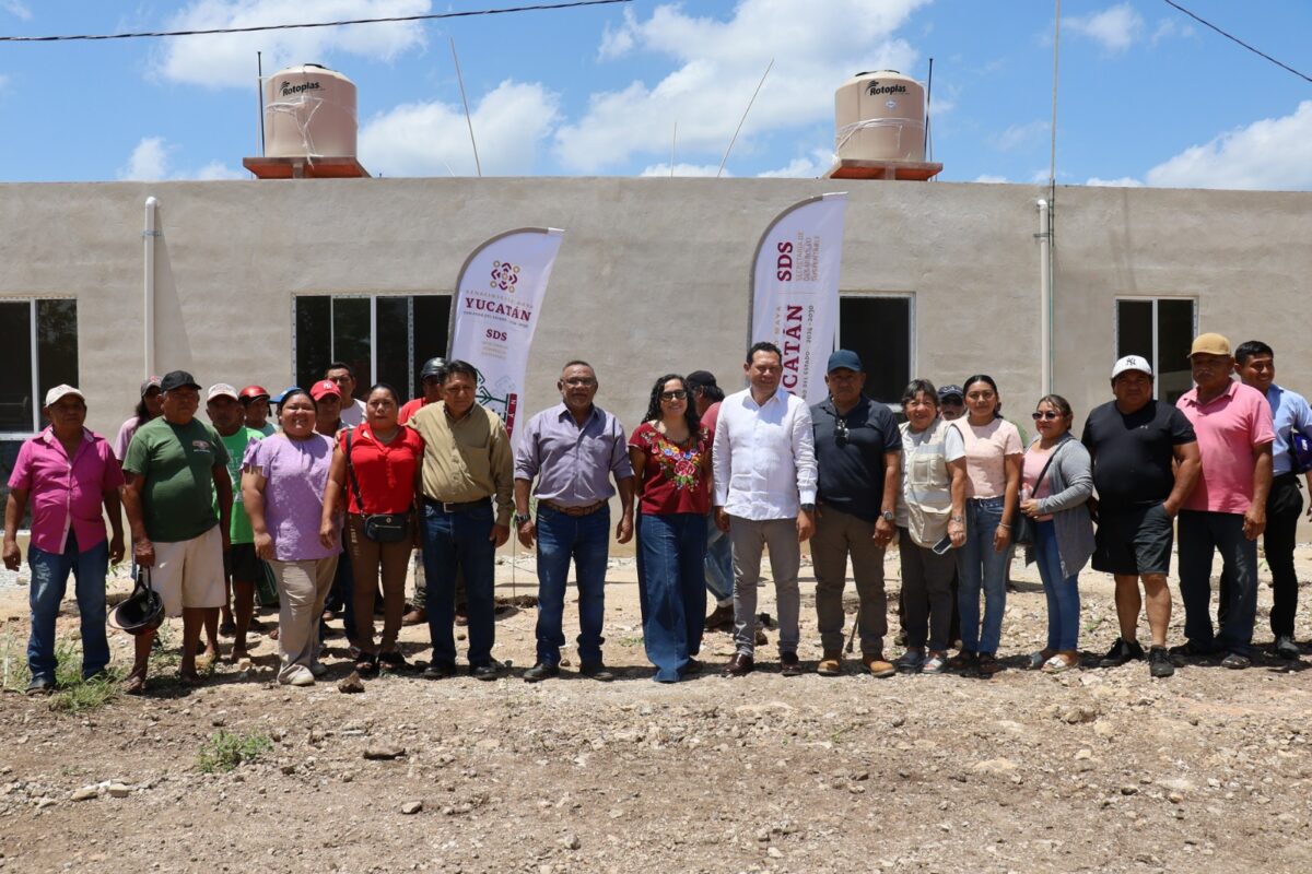TEPAKÁN RECIBE ÁRBOLES Y PLANTAS NATIVAS