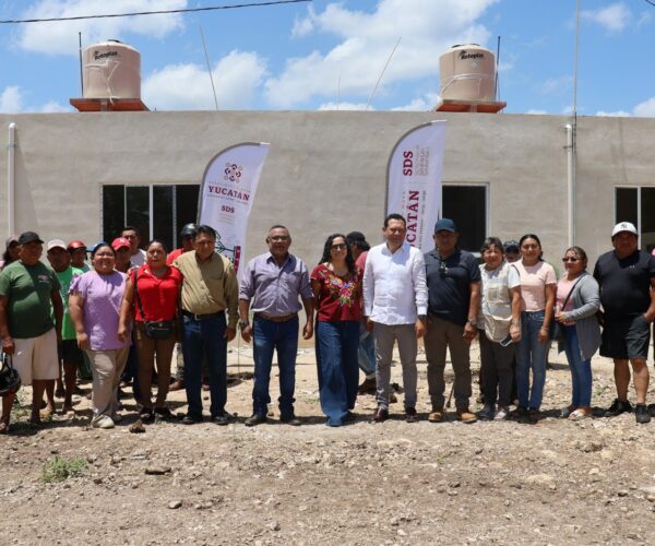 TEPAKÁN RECIBE ÁRBOLES Y PLANTAS NATIVAS