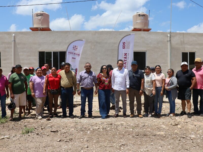 TEPAKÁN RECIBE ÁRBOLES Y PLANTAS NATIVAS