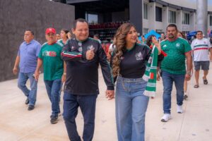 MILES DE FAMILIAS YUCATECAS DISFRUTARON LAS ZONAS FANS