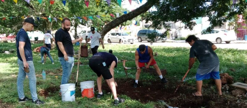 POR SENTIRSE ABANDONADOS CONSTRUYEN SU PROPIO PARQUE